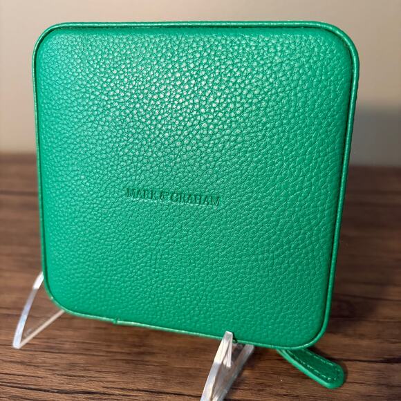 Mark & Graham Small Jewelry Travel Case in Kelly Green - Picture 1 of 5